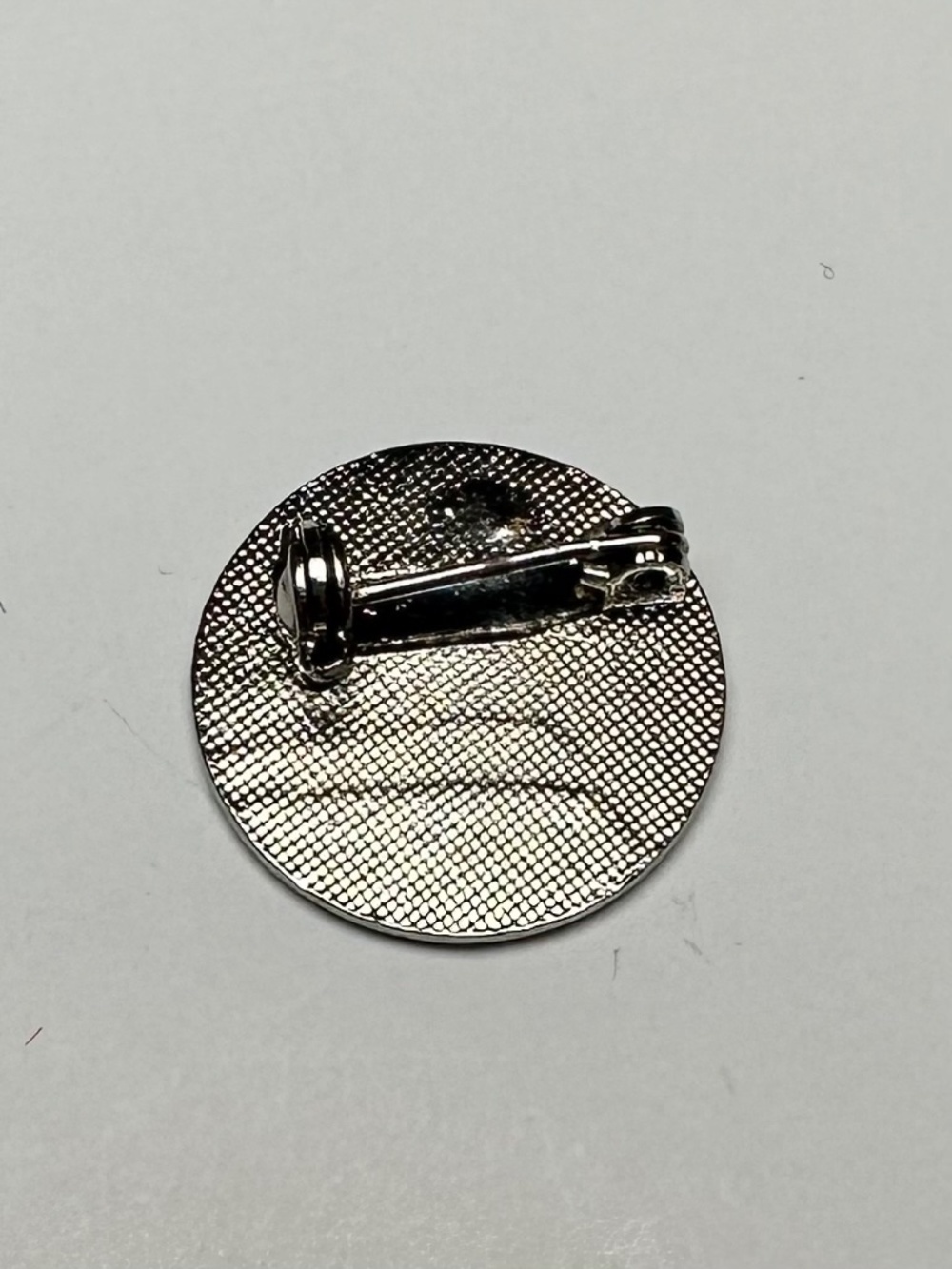 β¨2 for $10β¨ 2005 Canada Maple Leaf Recognition Pin Silver Tone Anniversary Pin - Picture 2 of 2
